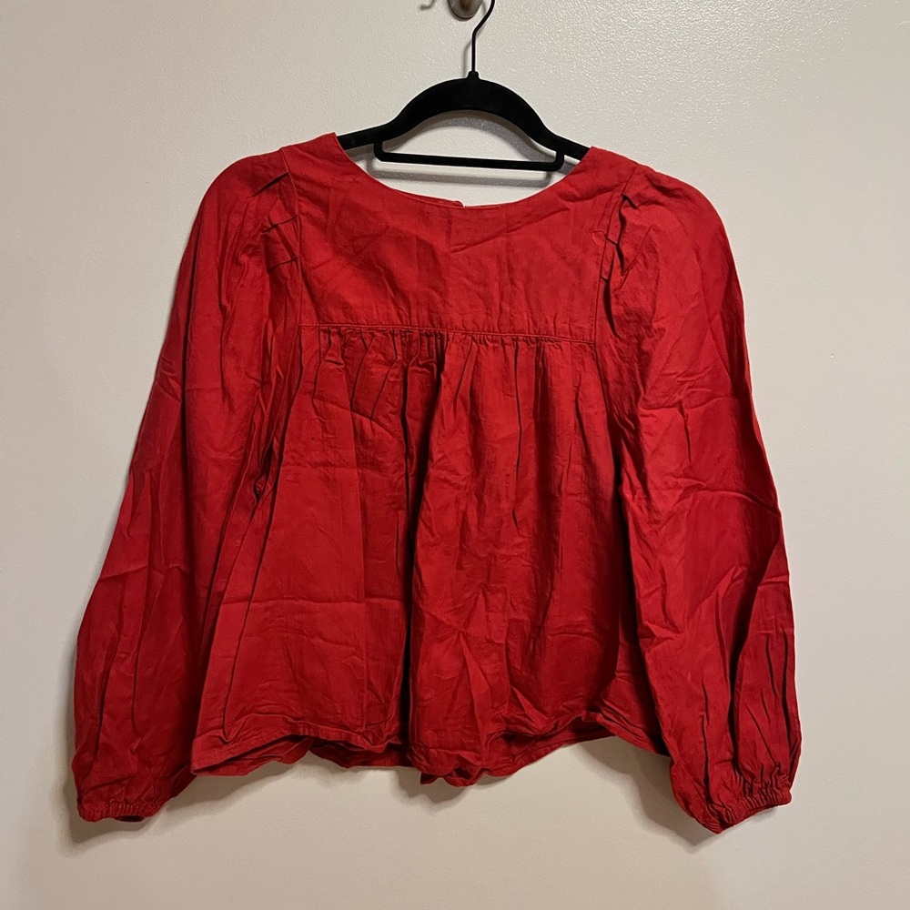 Beautiful Puffed Sleeved Top - Size Medium